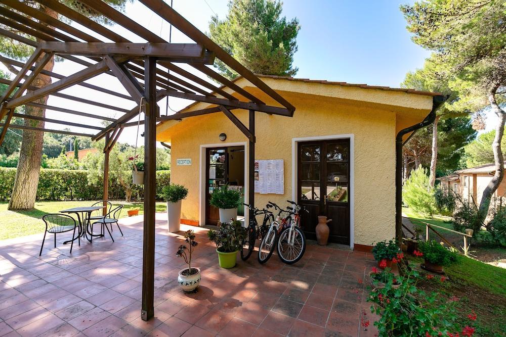 Residence Ristorante Il Paradiso Guardistallo Exterior foto